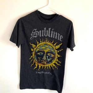 Super cute and vintage sublime shirt.